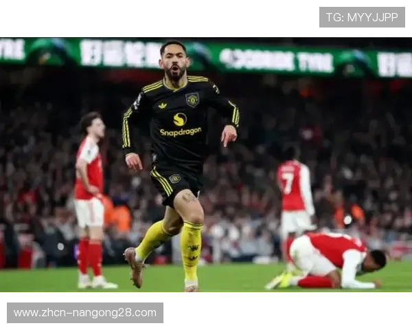 曼联主场2-0复仇热刺豪取联赛四连胜卡里克执教成效显著